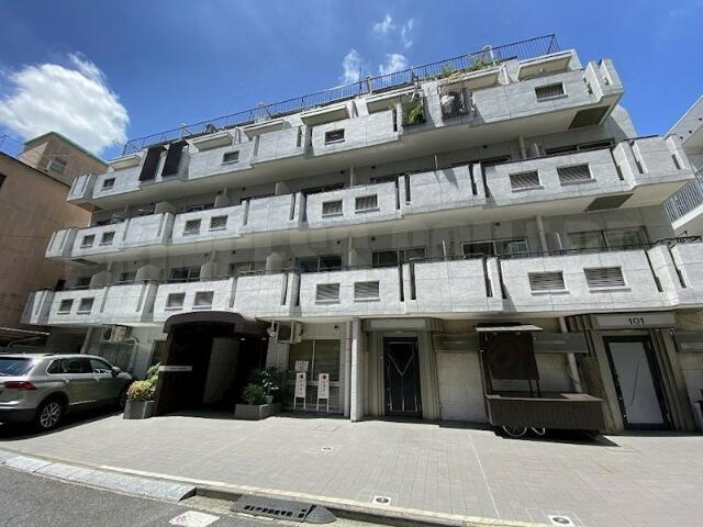 港区六本木7丁目のアパートの画像