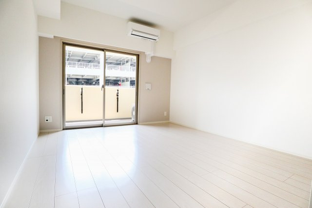 サヴォイラ・マリナ ドゥ ハカタ③