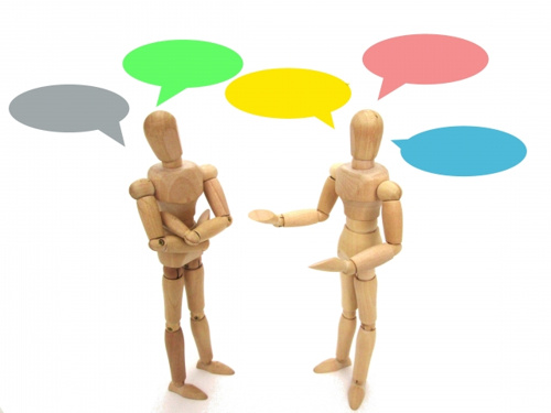 不動産会社で話し合うイメージ図