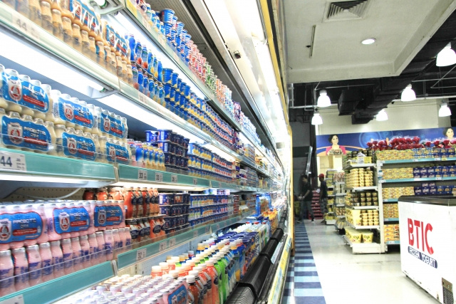 綾瀬駅近くのスーパー