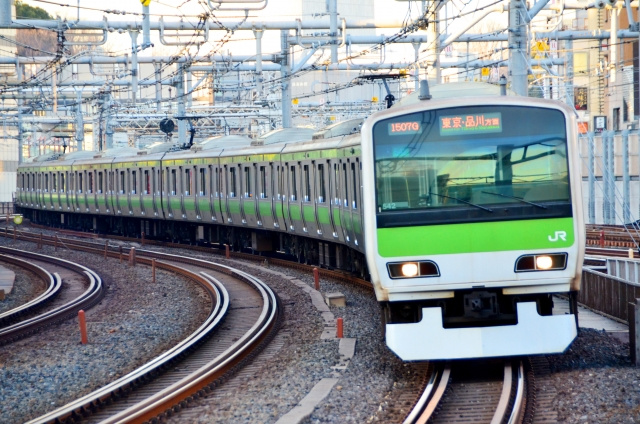 恵比寿を走る電車