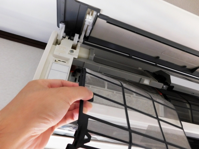 賃貸物件のエアコン掃除!費用の負担は誰がするもの?