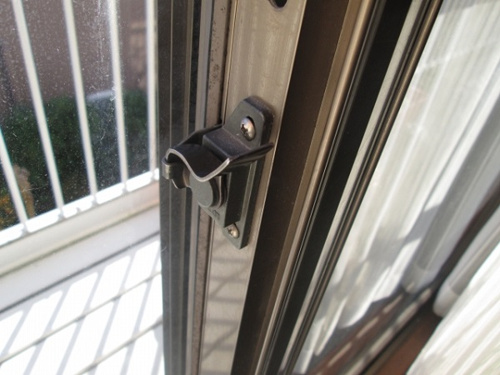 賃貸アパートに自分で設置できる防犯グッズによるセキュリティ対策