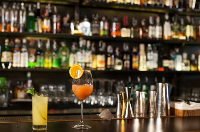 津田沼で人気の老舗バーとは?