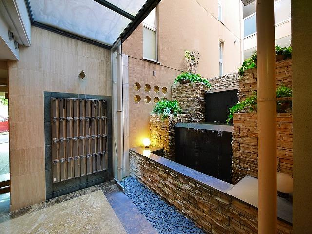 「ヒルコート鳥見」エントランス