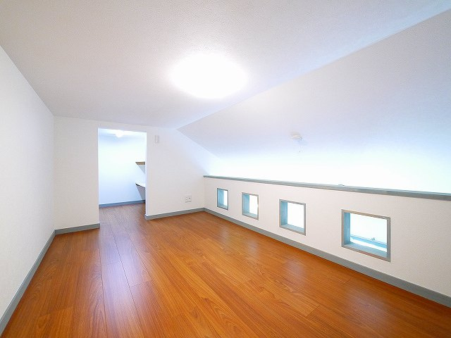 カサフェリス富雄 弐番館ロフト