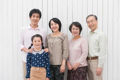 親が経営するアパートを相続することになったらどんな手続きが必要?