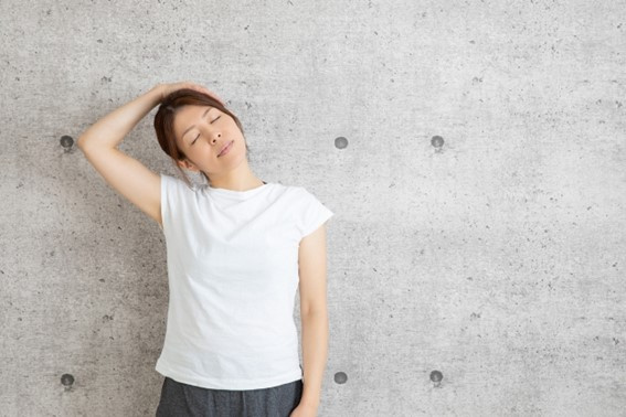 肩こりのストレッチ