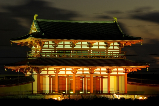 朱が鮮やかな復元建築が見所 平城宮跡