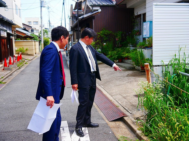 土地の境界線と電柱移設