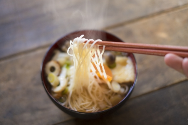 冷やしそうめんとは全く違った料理「にゅうめん」