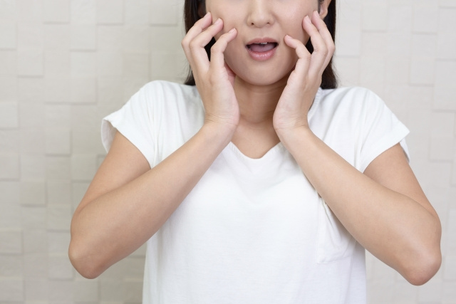 どうして唇は荒れるの?
