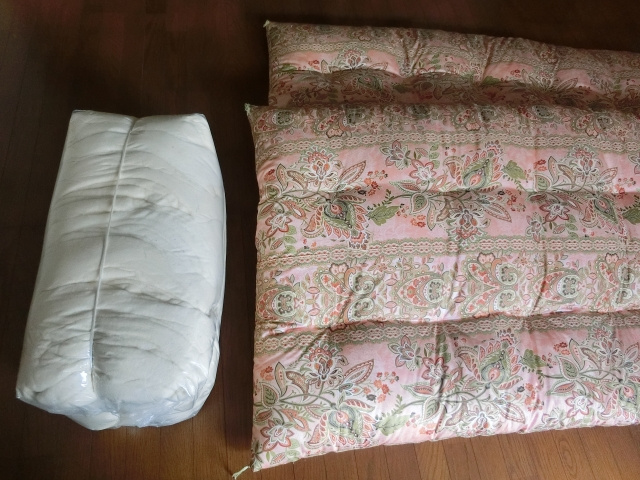 フローリングに布団を敷いたときの問題点と解決策