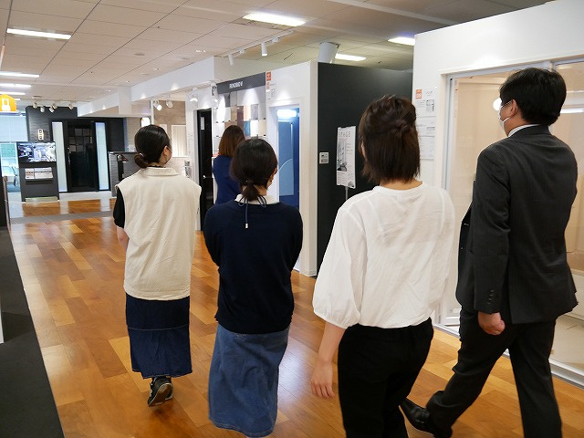 LIXILショールーム見学開始