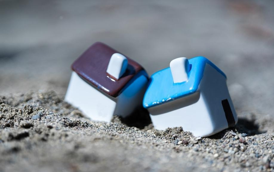 傾いた家を短期間で売却する方法