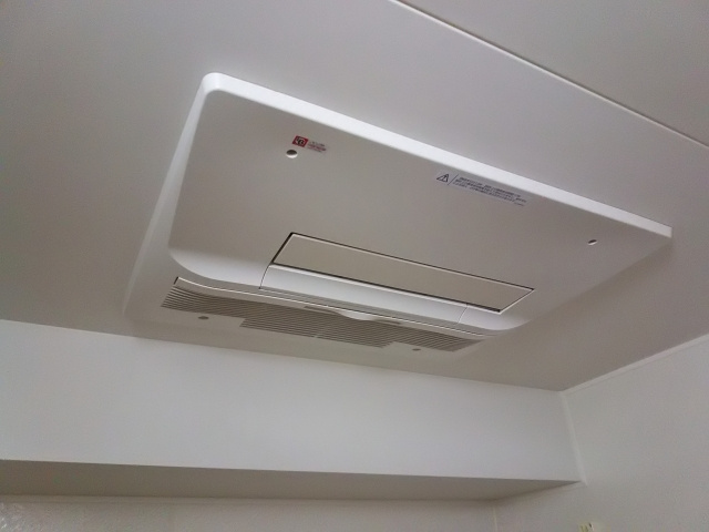 5位:部屋干しにも使える「浴室換気乾燥機」