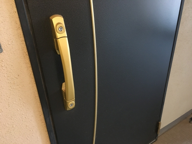 玄関ドアを交換するときの工法