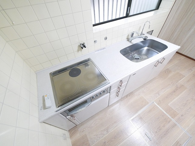 六条町戸建の室内写真2
