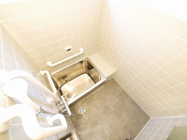 六条町戸建の室内写真3