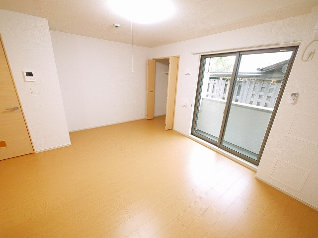 クイーンズパレス さくらいの室内写真1