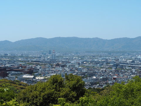 京都市伏見区にある「京都市立藤森中学校」の概要と特徴を解説!