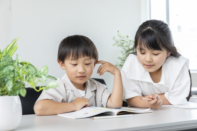 明石市にある明石市立高丘東小学校の特徴
