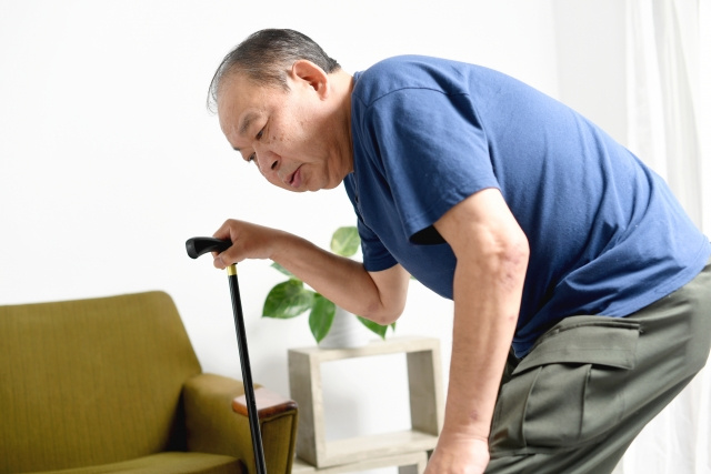 高齢者の一人暮らしの現状とは?リスクや対策についても解説