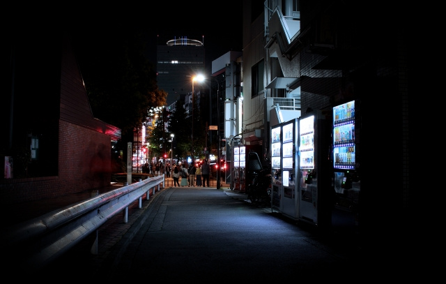 帰り道の途中、誰かに後をつけられていたらどうすべき?