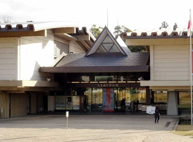 奈良国立博物館では教科書に載っている国宝が見られる