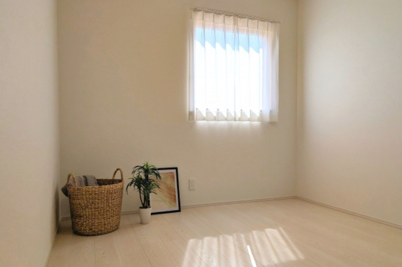 清潔感のある部屋の内装