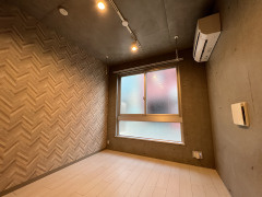 あえて“持たない”がカッコいい!コンクリ打ち放し×ミニマリスト部屋①