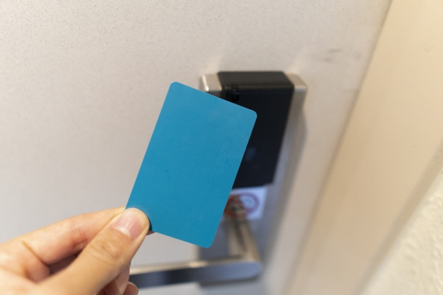 一戸建てのカードキーの種類とは?メリットや注意点も解説