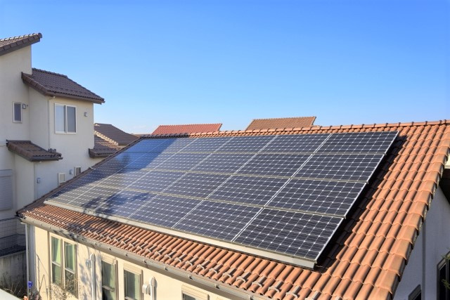 建売住宅に太陽光パネルを後付けできる?設置のメリットや費用相場も解説
