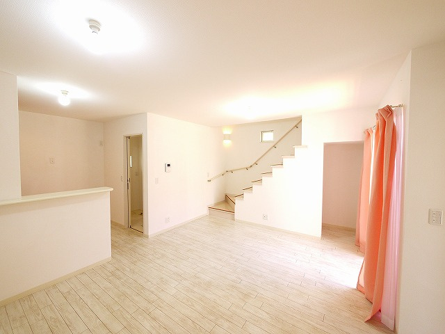 ホワイトヒルズ(木津奈良道)の室内写真1