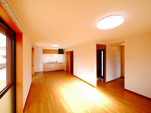 木津南戸建Aの室内写真1