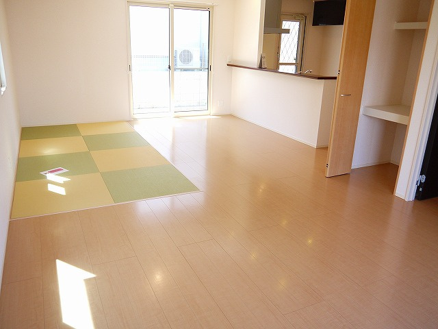 梅美台貸家の室内写真1