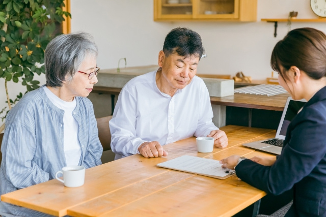 叔母が亡くなったら相続人は誰になる?自分が相続する場合の注意点も解説