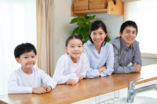 2LDKに4人家族で住むことは可能?部屋割りや快適に住むポイントを解説