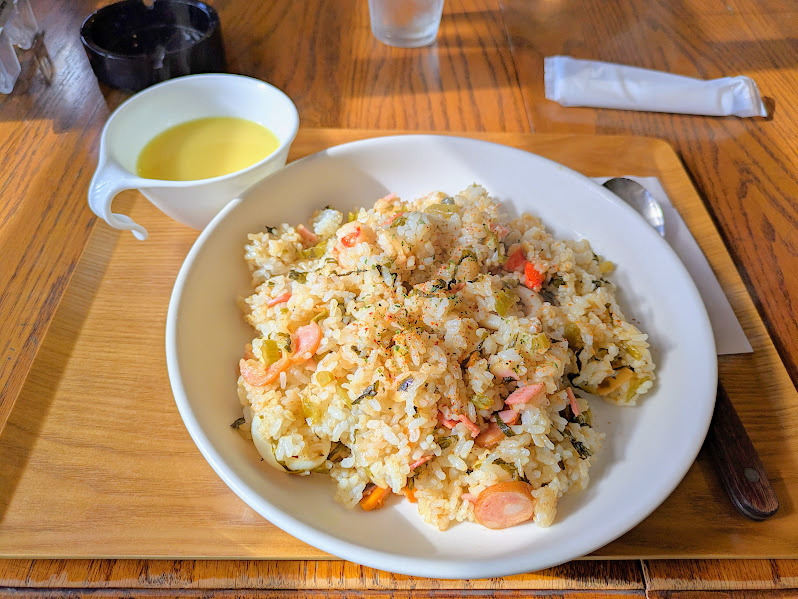 具だくさんでピリ辛のジャンキーピラフの写真