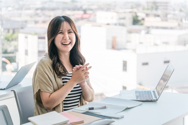 女性が一人暮らしのために中古マンションを購入する際の年収