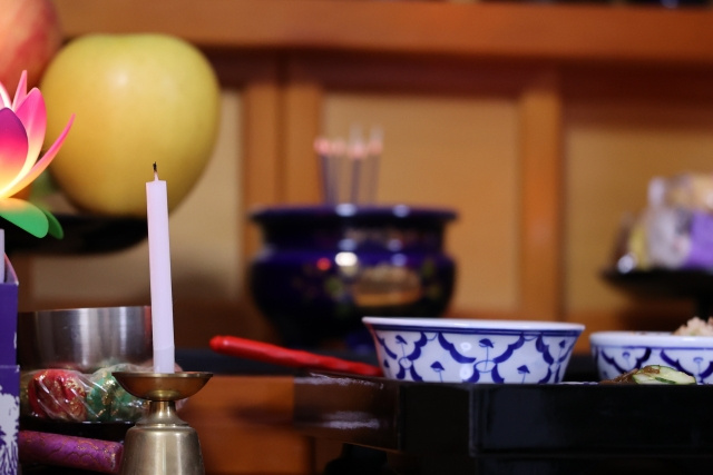 神棚と仏壇の違いとは?同じ部屋に置いてもいいのかについて