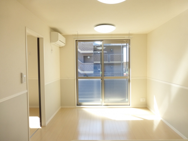 賃貸物件に照明器具がないのはなぜ?設置方法や選び方についても解説