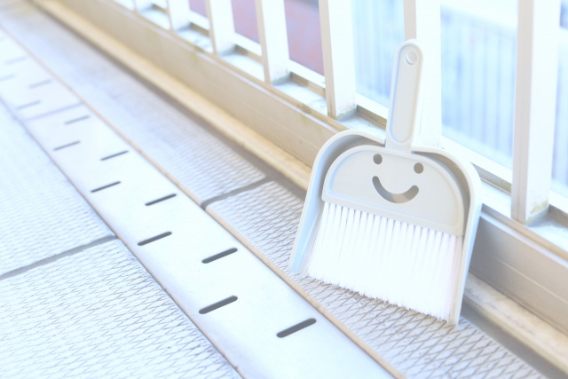 ベランダの掃除に必要な道具と作業方法
