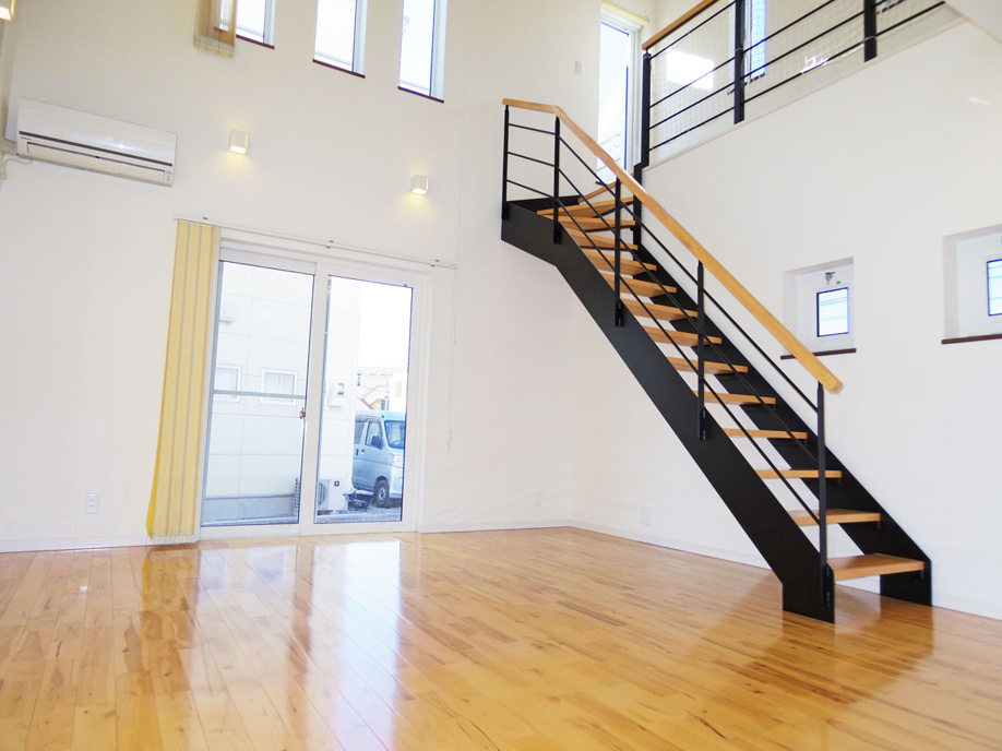 デザイナーズハウス 中古住宅 三島市松本のご紹介です。