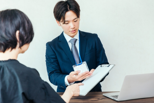 小規模宅地等の特例の必要書類は?別居親族や老人ホーム入所時も解説