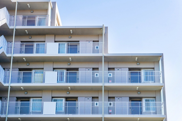 鉄筋コンクリート造の賃貸物件のメリットは?結露の注意点も解説