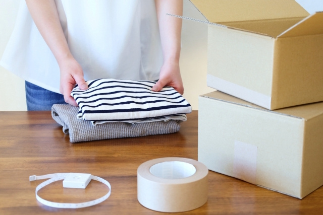 なるべく少ない洋服で暮らすコツって?