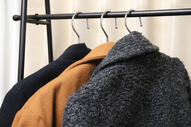 まとめ~クローゼットのない部屋で暮らす人はなるべく洋服を少なく保つ工夫を~