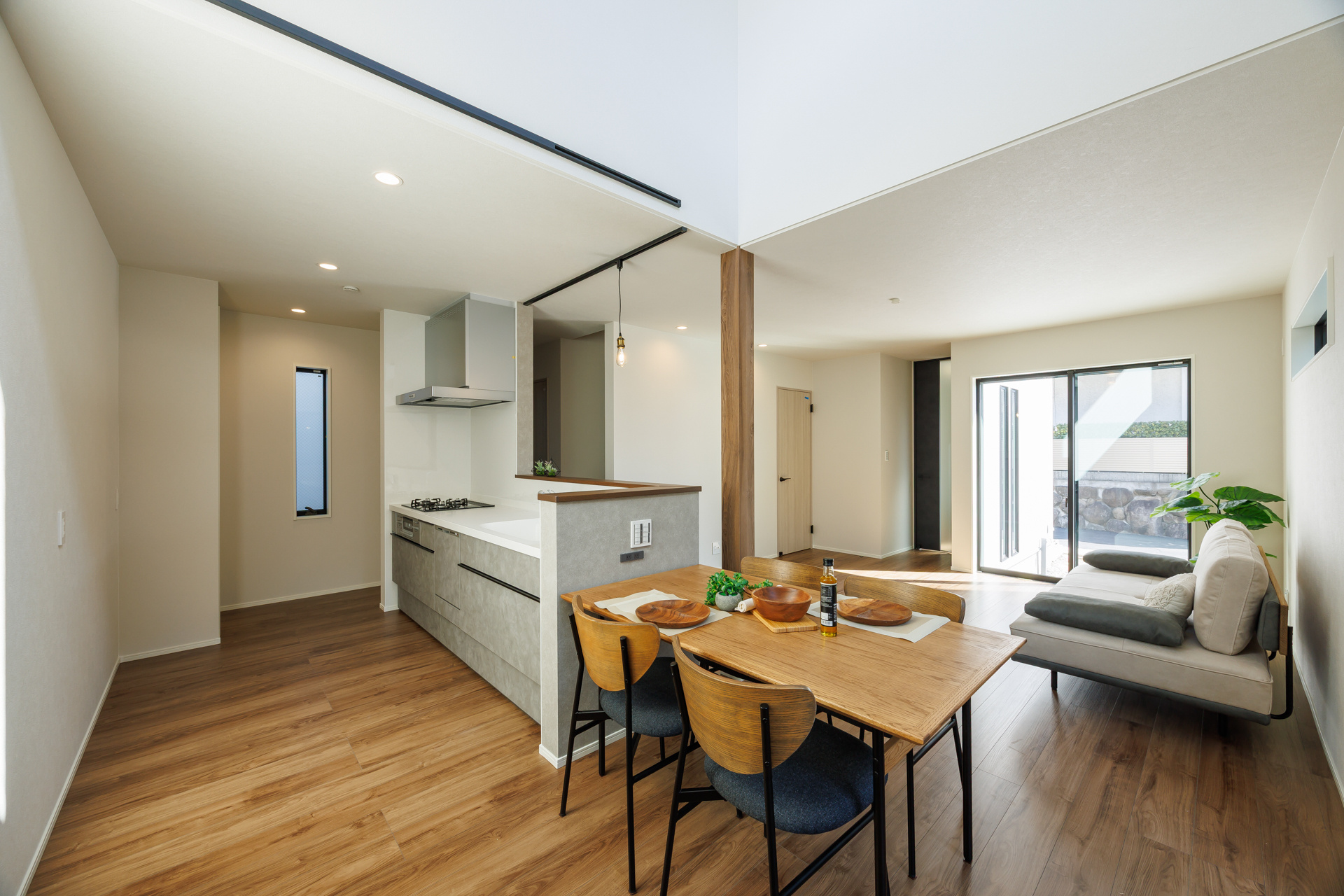 GOOD HOUSE