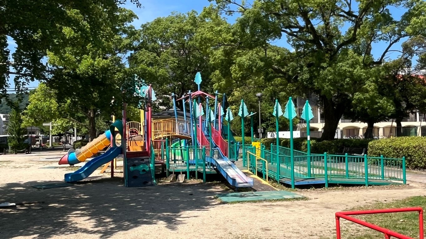 隣接する児玉公園